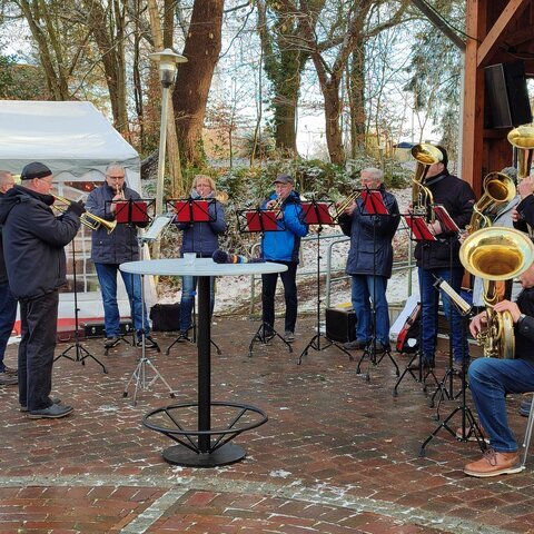 Lüchtermarkt Marcardsmoor 2023 Posaunenchor.jpg